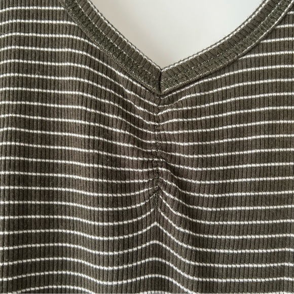 🐧2/$15 Olive Green Ribbed American Eagle Tank Top - Picture 3 of 3